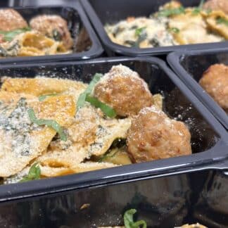 Gevulde pasta met balletjes gehakt